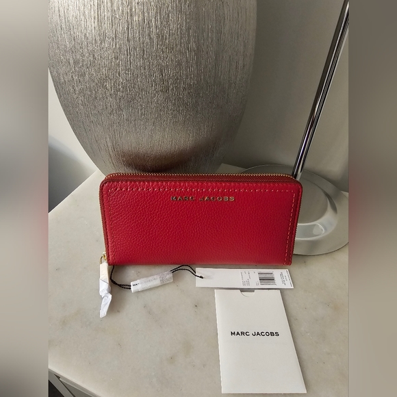 Marc Jacobs Handbags - Marc Jacobs Zippy Wallet Savvy Red